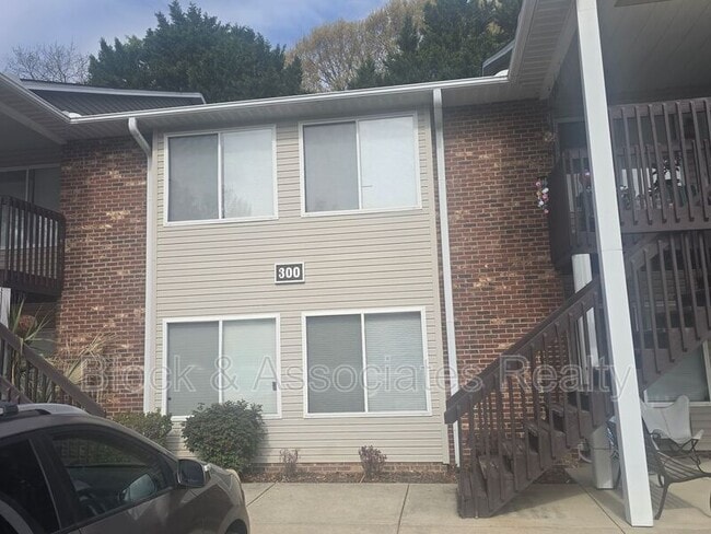 Foto del edificio - 308 Westbrook Ct