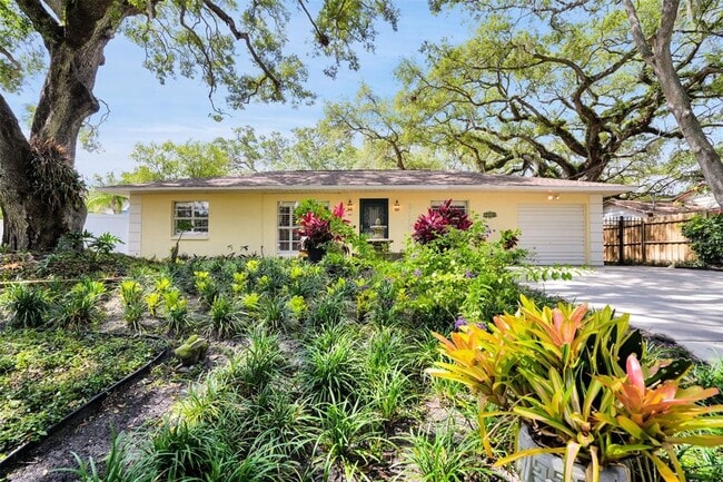 Building Photo - 3118 W Fielder St