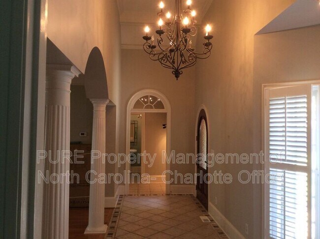 Building Photo - 236 Towill Pl