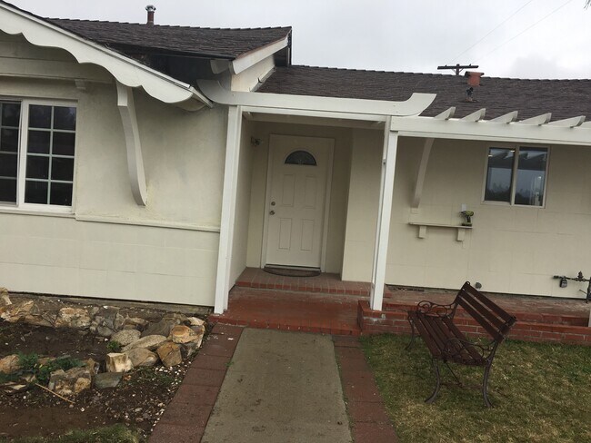Foto del edificio - 22101 Ingomar St