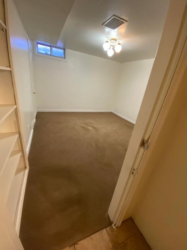 Foto del edificio - 1374 Maple Dr