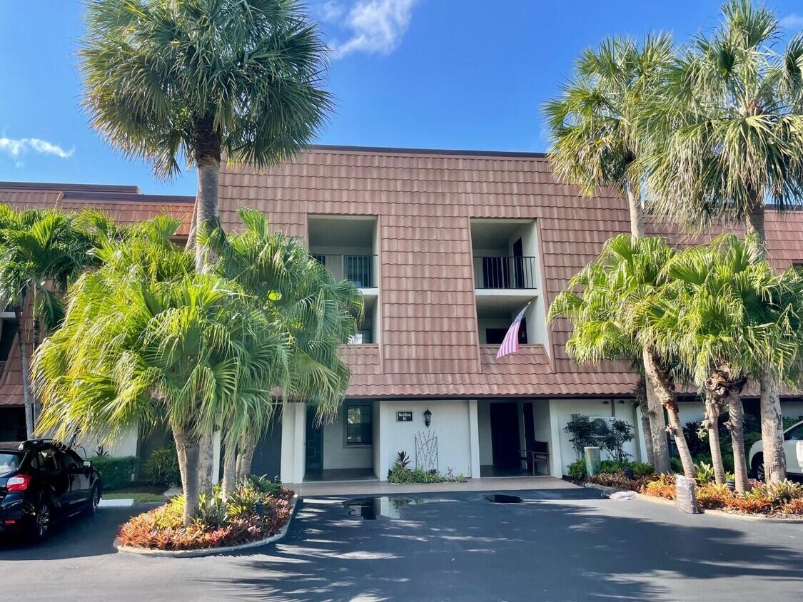 3100 SE Pruitt Rd Unit E303, Port Saint Lucie, FL 34952 Condo for Rent in Port Saint Lucie