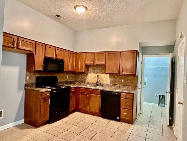 Building Photo - Nice Home in Cordova