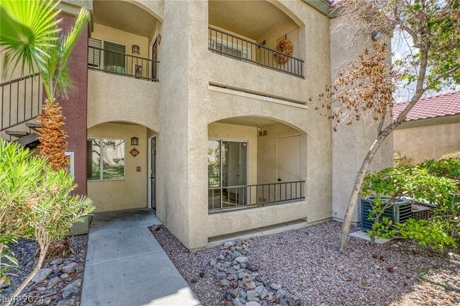 Building Photo - 7885 W Flamingo Rd