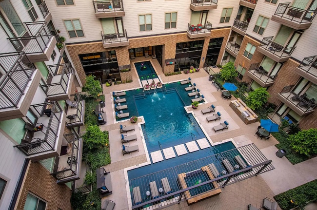 Photo - 3551 Wilshire Wy Apartment