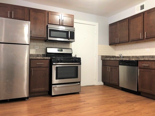 4408 Hazel - 2 bedroom - 900 W Montrose Ave