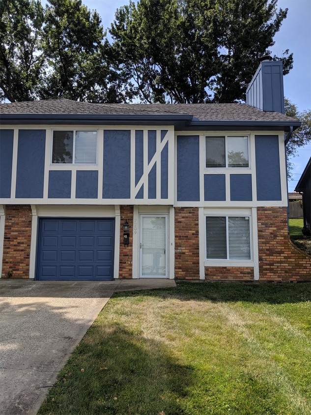Primary Photo - 7209 W 56th Terrace