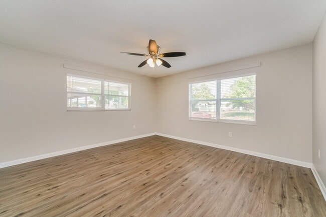 Building Photo - 309 Vaniman Ave
