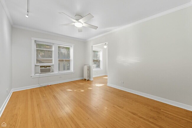 Foto del edificio - 1020 W Barry Ave