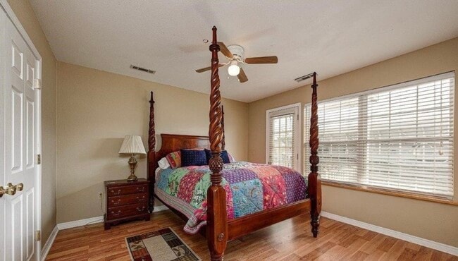 Building Photo - 410 N Oliver Ave