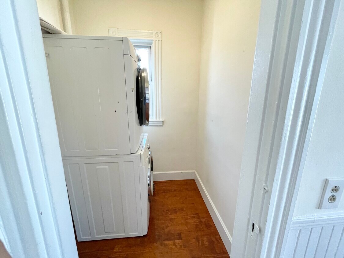 Foto principal - 19 Eastman St