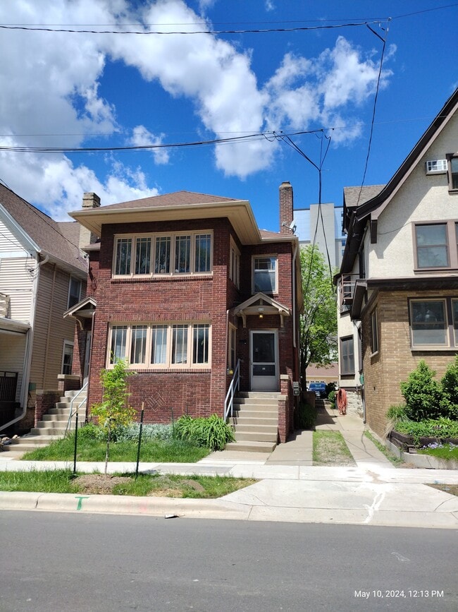 Exterior - 314 W Wilson St