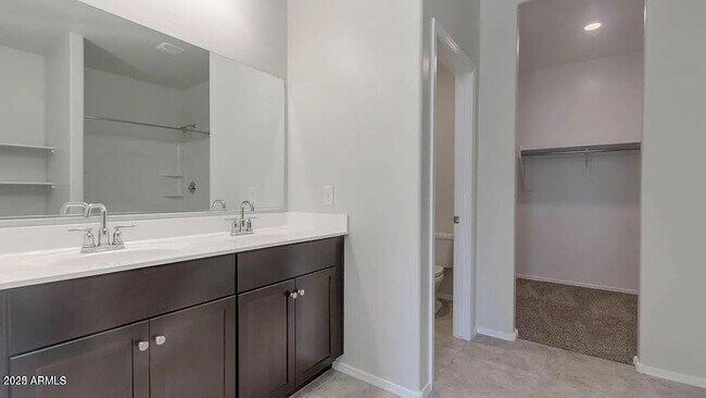 Foto del edificio - 24419 W Jones Ave