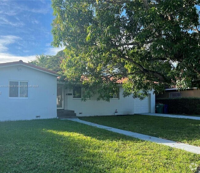 Apartments for Rent in 33155