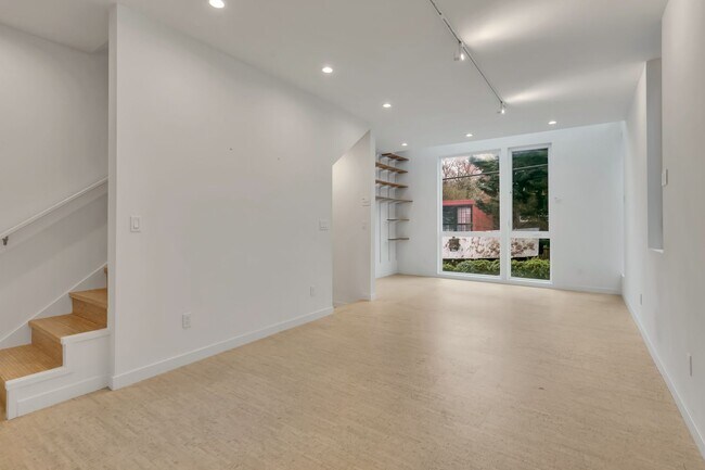 Foto del edificio - Modern 3BR Townhome with Rooftop Deck Near Downtown Seattle