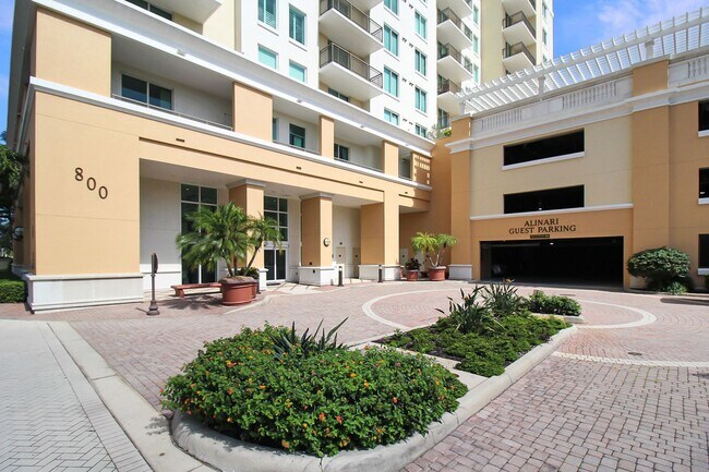 Foto del edificio - 800 N Tamiami Trl
