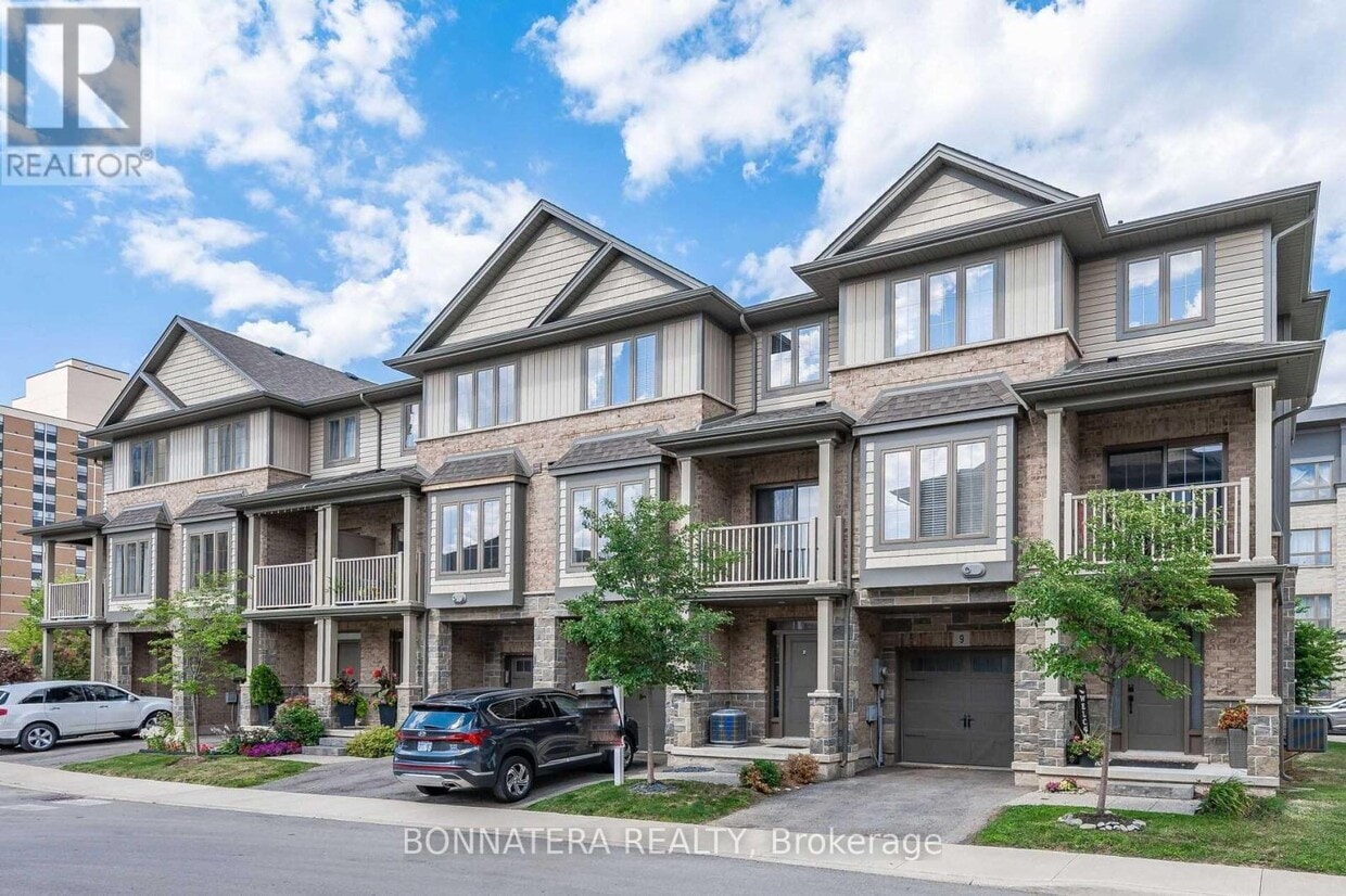 Photo principale - 7 Lakefront Dr