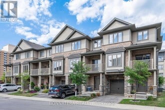 Building Photo - 7 Lakefront Dr