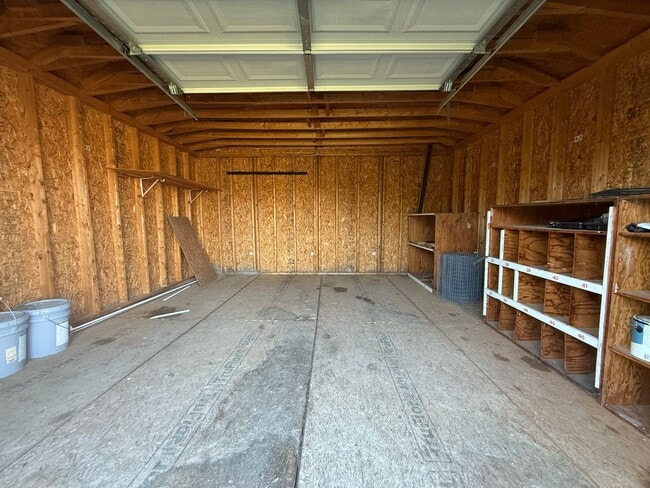 Building Photo - Spacious 3 BR/2BA Home + Formal Dining Roo...