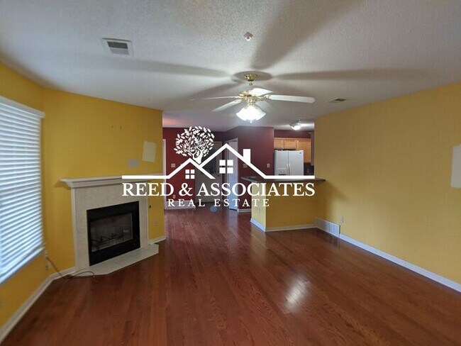 Building Photo - COMING SOON!!! Collierville Town Home!