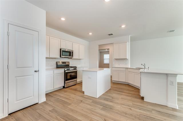 Building Photo - 8500 Gray Squirrel Ln.