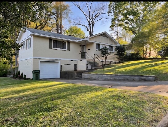 Foto del edificio - 3016 Brewton St