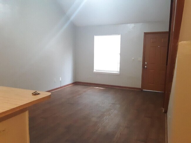 Foto del edificio - 1274 High Rd