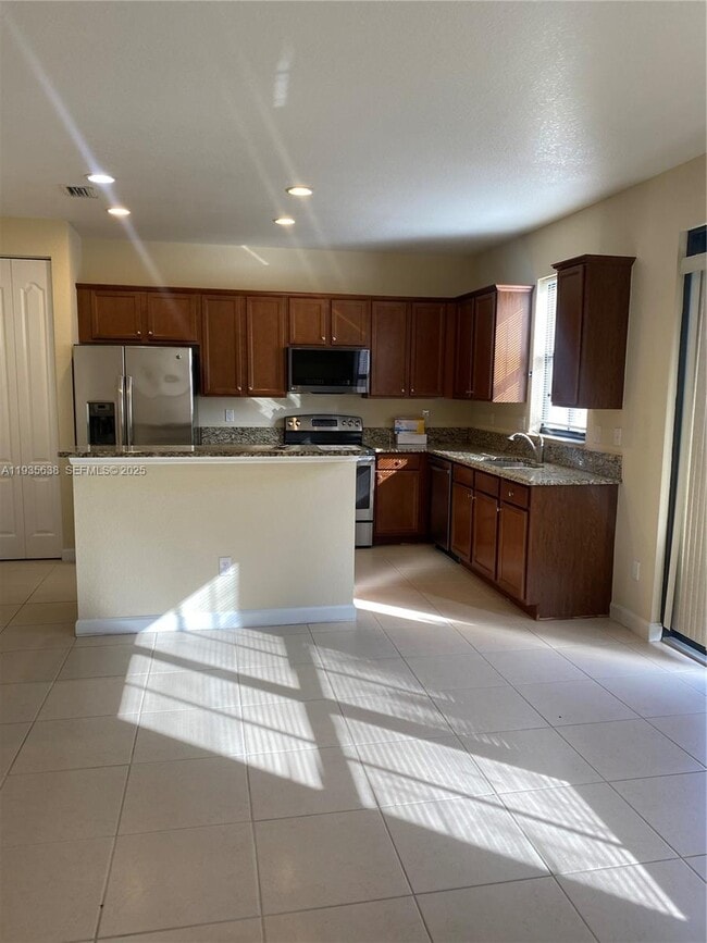 Foto del edificio - 9614 Waterview Way