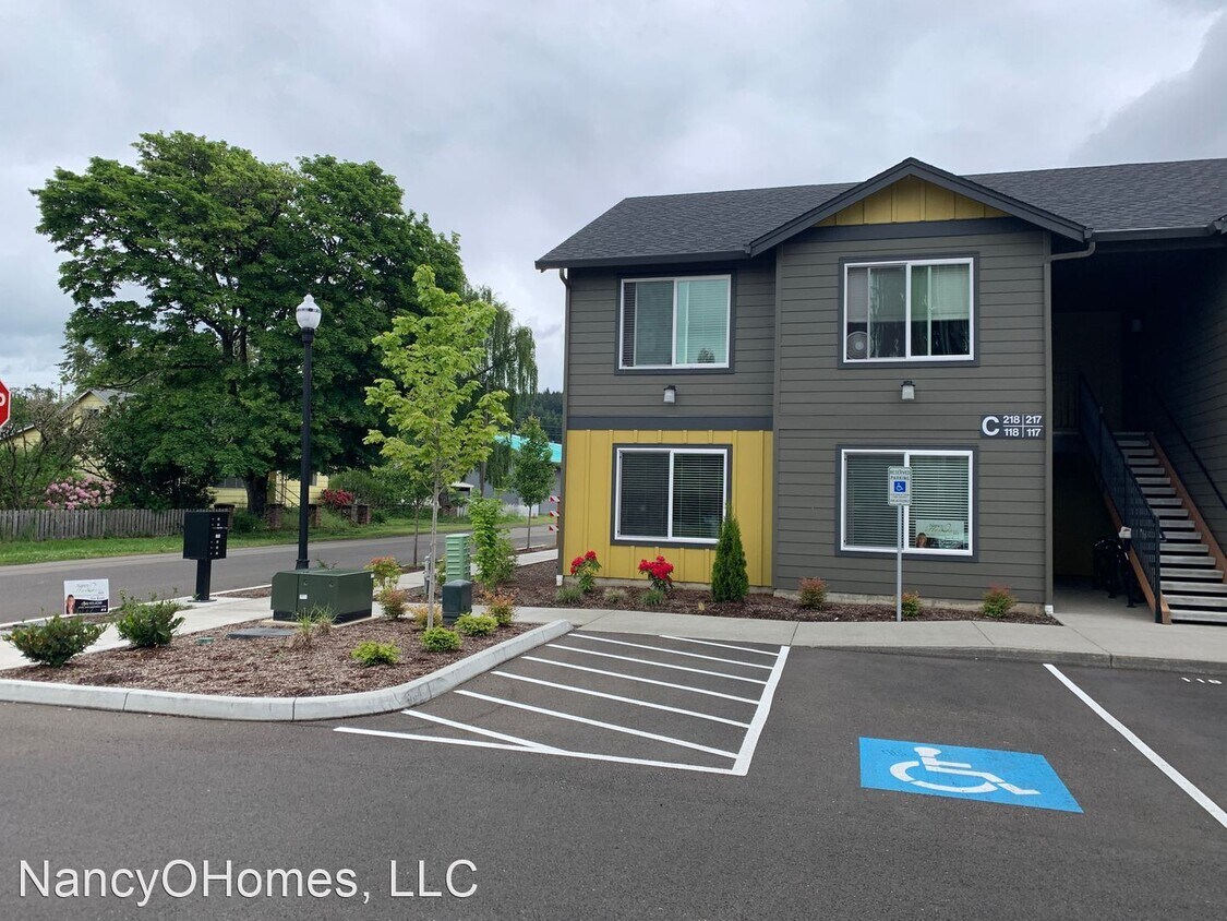 713 SE 2nd St, Battle Ground, WA 98604 Room for Rent in Battle Ground