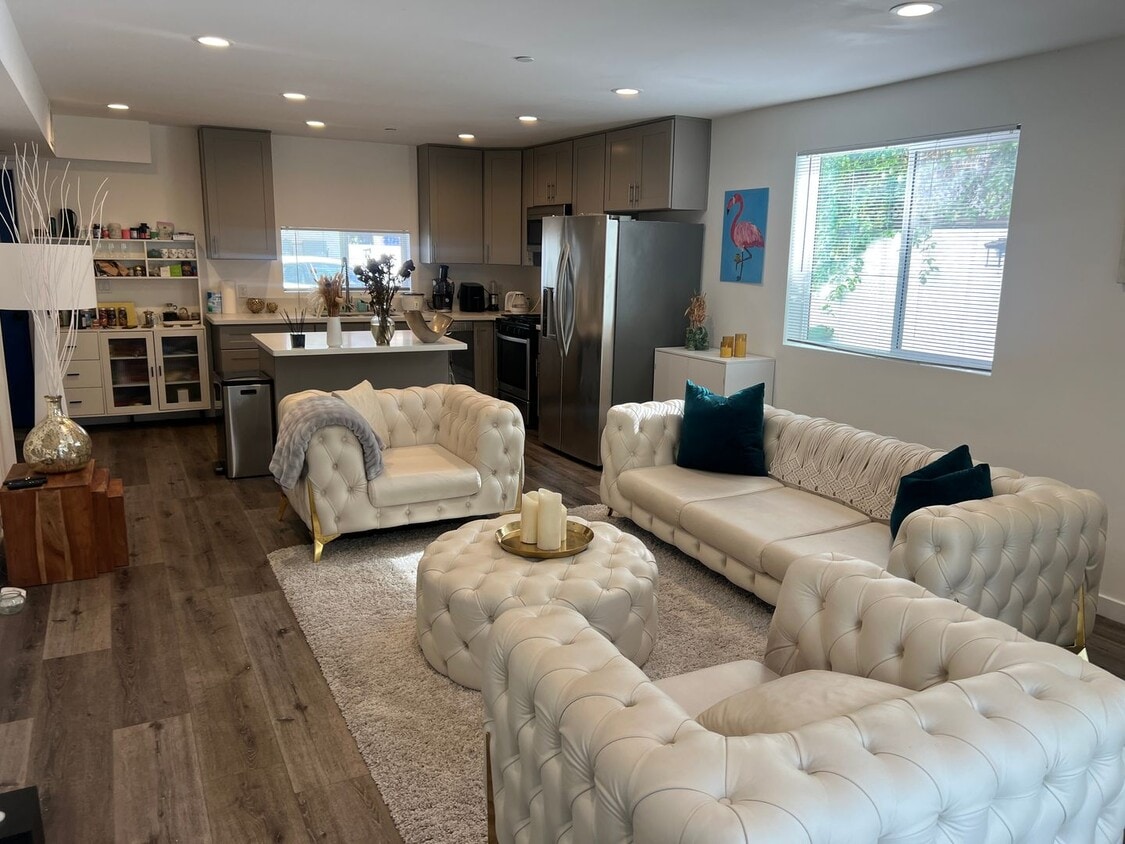 Foto principal - 1119 N Berendo St