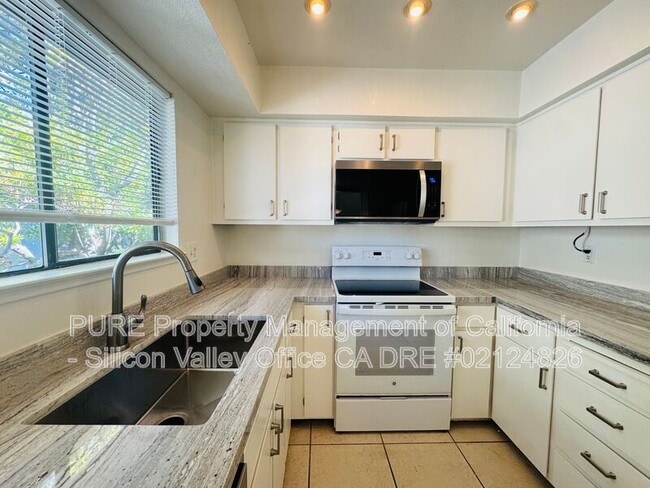 Foto del edificio - 478 N Winchester Blvd