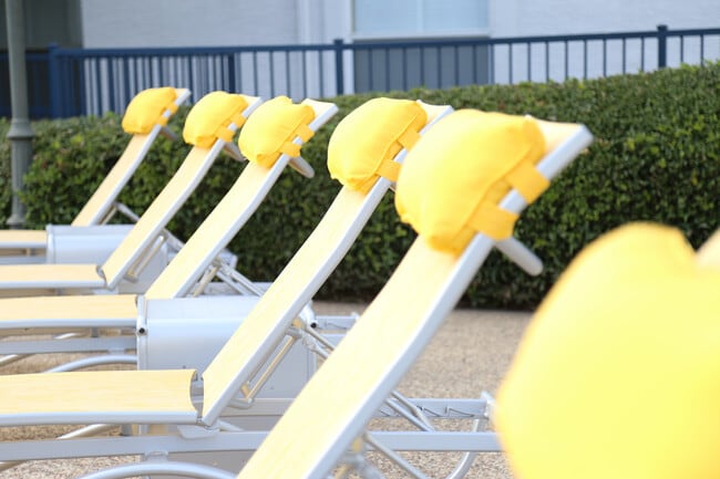 Building Photo - Tuscany at Lakepoint