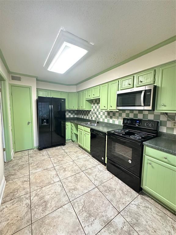 Foto del edificio - 8345 Nairn St