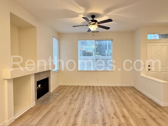 Building Photo - 9456 Compass Point Dr S