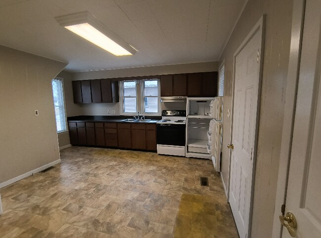 Foto del edificio - 609 E Water St