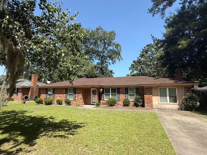 Foto del edificio - 606 Highland Dr
