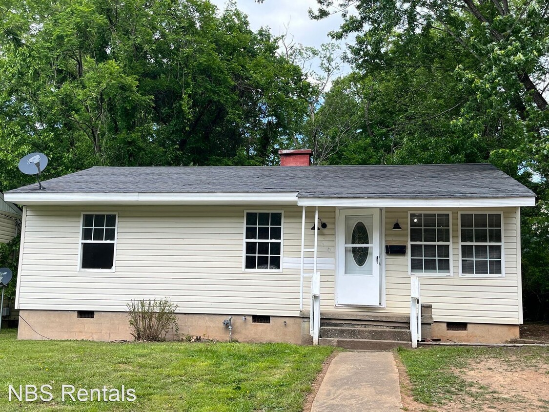 Primary Photo - 3 br, 1 bath House - 140 Lowell Street