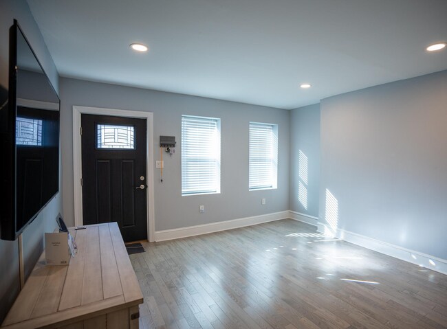 Building Photo - Beautiful 2 bedroom in Passyunk Area