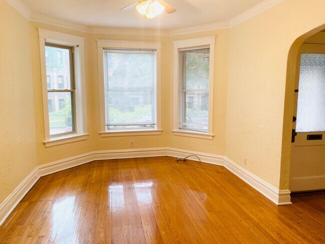 Foto del edificio - 5355 N Glenwood Ave