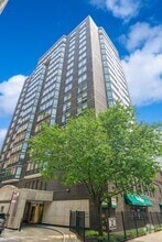 Building Photo - 21 W Goethe St