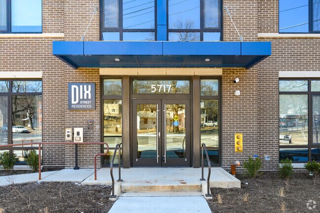 Entrada - Dix Street Residences