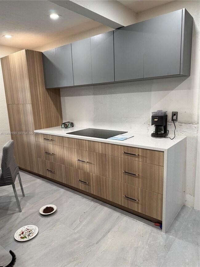 Foto del edificio - 423 NW 32nd Pl