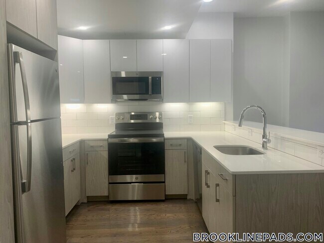 Foto del edificio - 1406 Beacon St