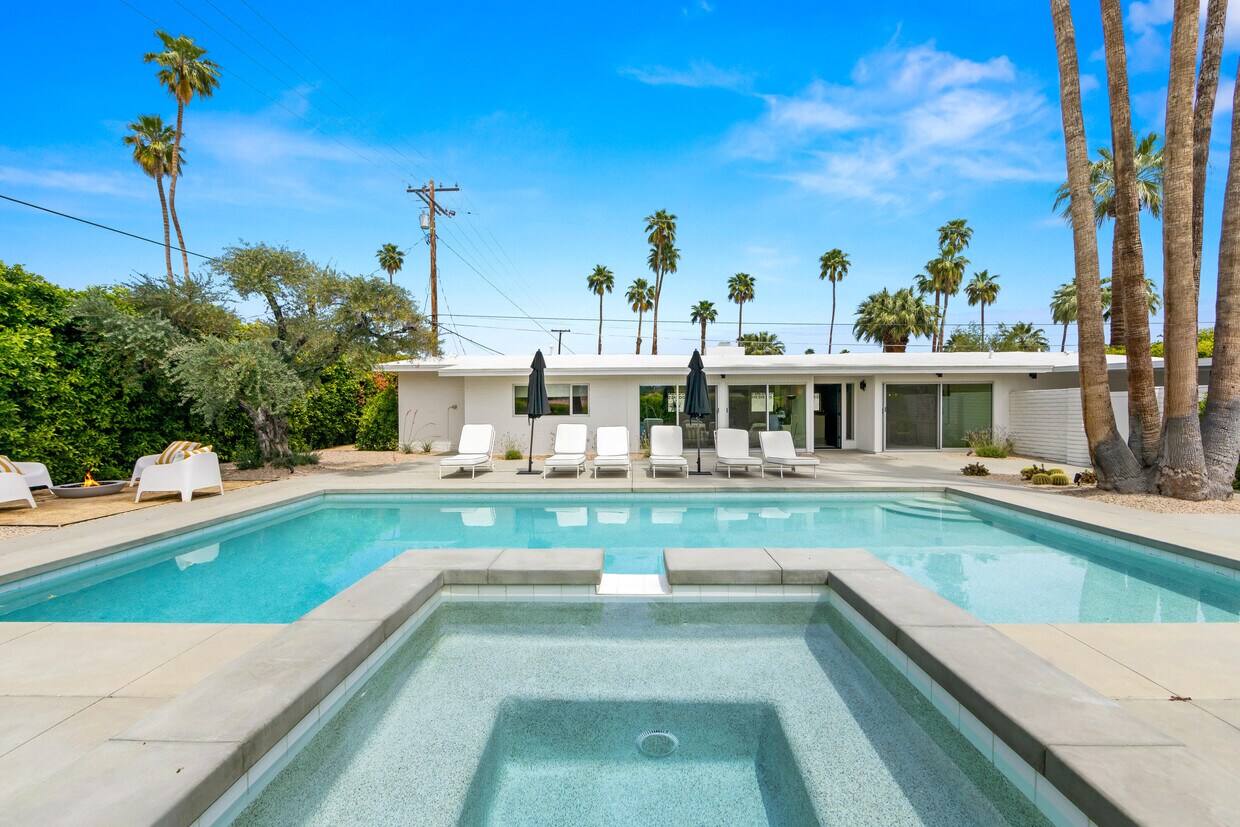 Primary Photo - 1328 E San Lorenzo Rd