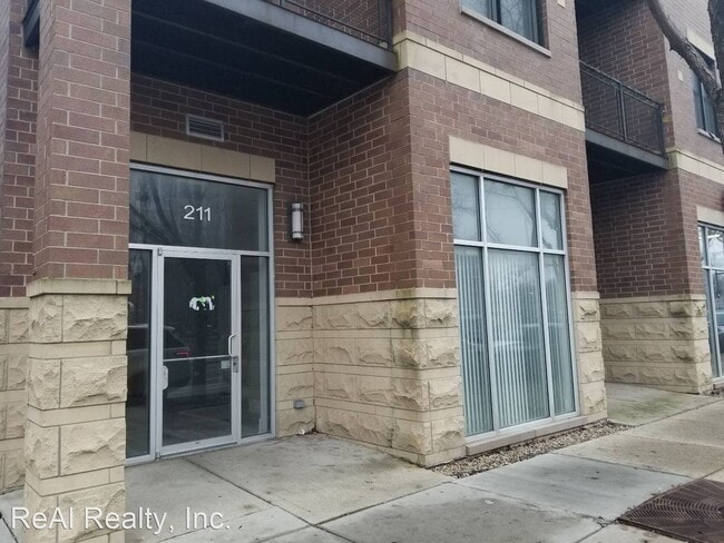 Building Photo - 203 E 31st St