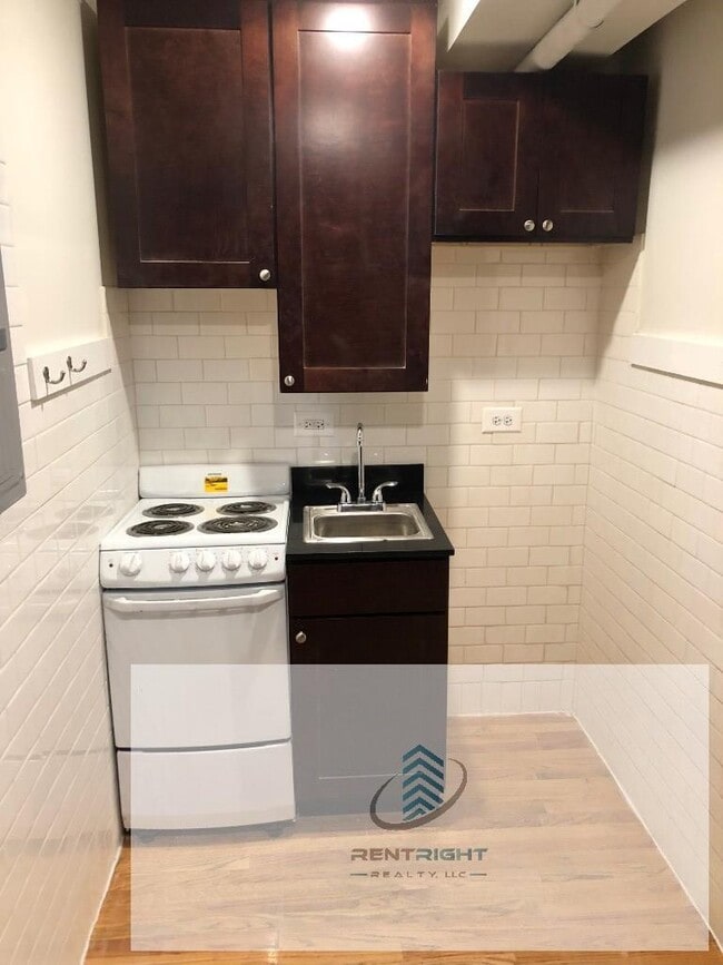 Building Photo - 845-55 W Agatite