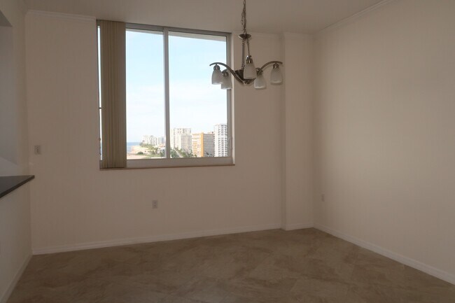 Foto del edificio - 704 N Ocean Blvd