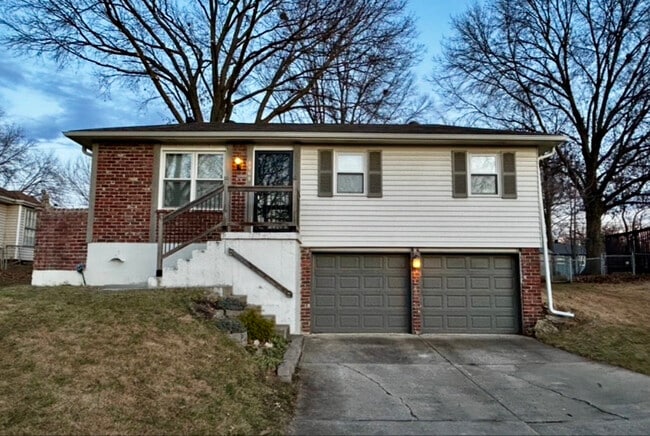 Building Photo - 3909 S Marshall Dr