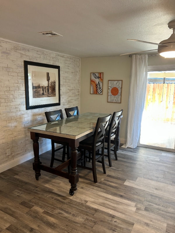 Building Photo - 841 W Santa Ana Ave