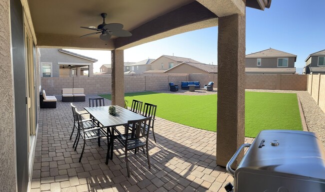 Building Photo - SPACIOUS 4 BEDROOM 3 FULL BATH HOME